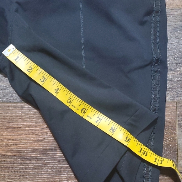 Lululemon Athletica Women's Black Shorts - Picture 4 of 10